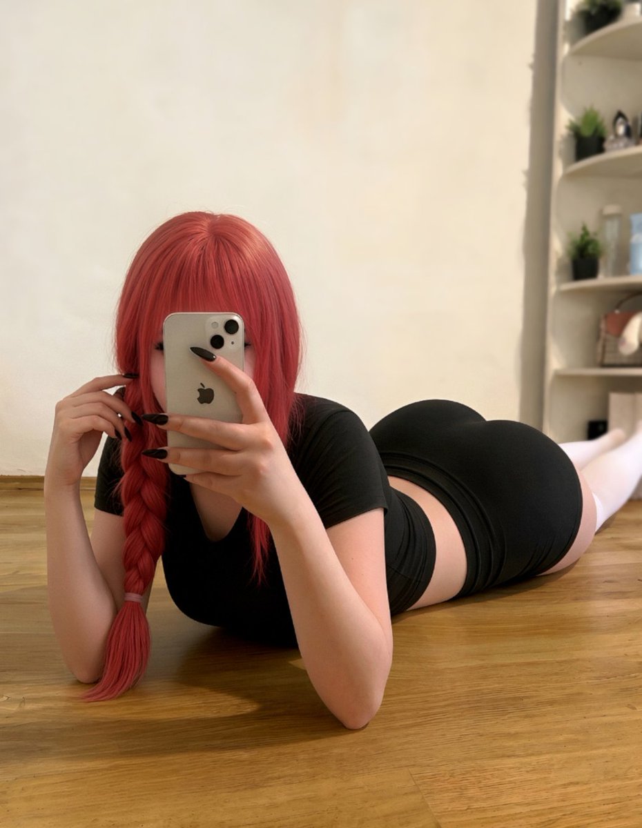 stellaruu's tweet photo. casual makima https://t.co/xgHuch7qFn