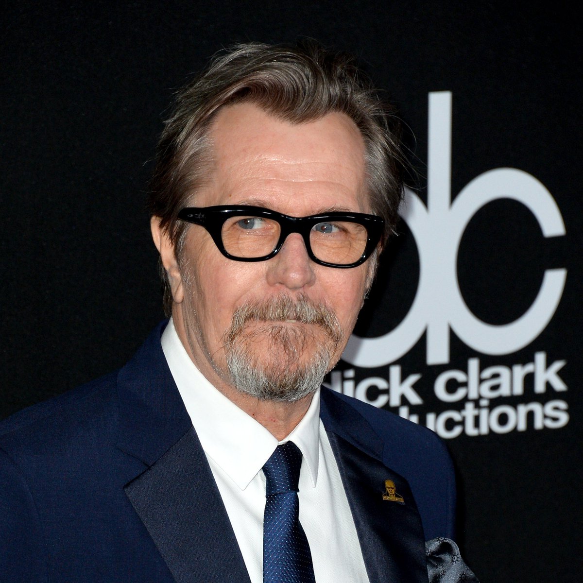 CoveredGeekly's tweet photo. Sir Gary Oldman says Sirius Black was killed off too early

"I'm still upset about that"

(via Happy Sad Confused) https://t.co/3YDiGVQCej