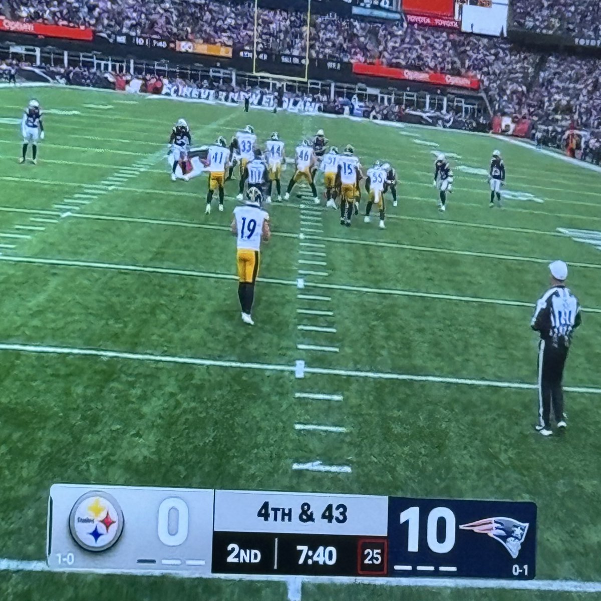 Sprts1730's tweet photo. Average Pittsburgh Steelers game https://t.co/fX6jJ3iqQ6