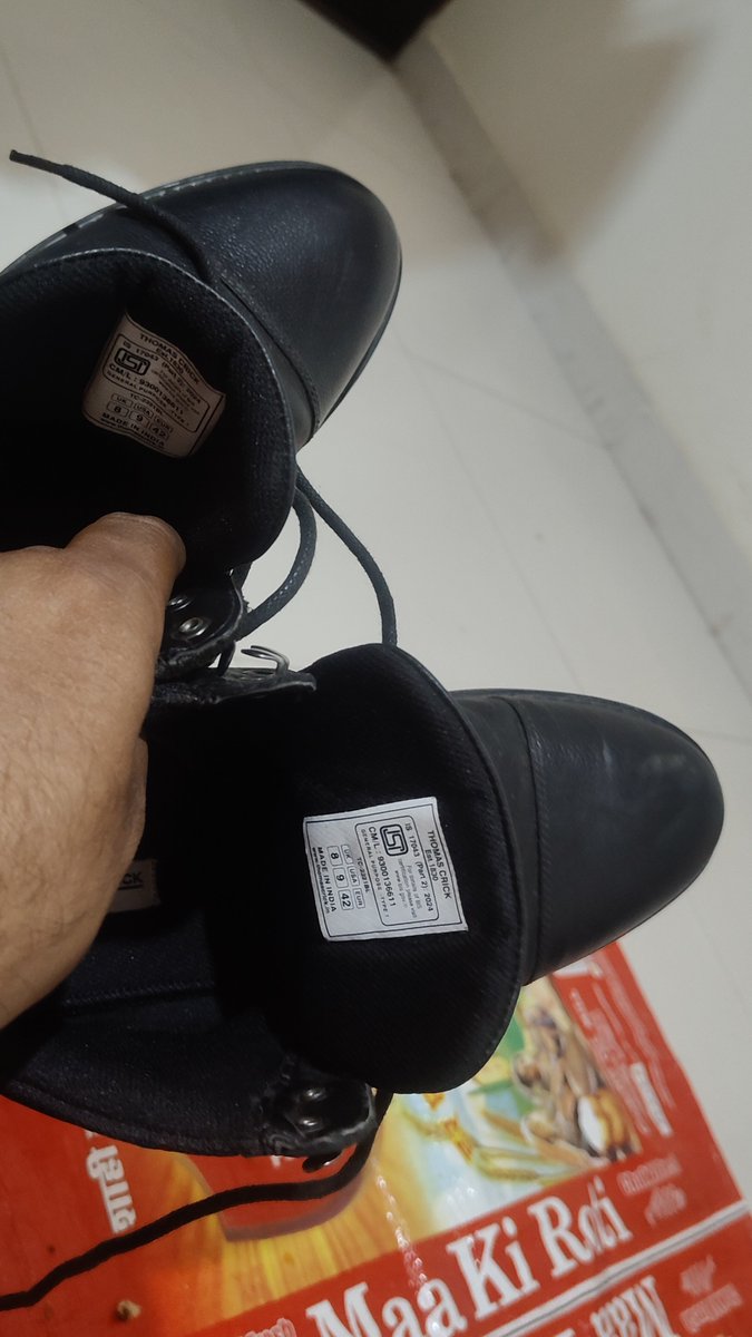SharmaYsys85's tweet photo. Scam alert
@myntra 
@MyntraSupport 
@jagograhakjago
@jagograhakjago
@jagograhakjago
Friends,Thomas Crickk brand shoes made in 2024 have been delivered to me from Myntra. After complaining, they promised exchange but later they wore them themselves, hence they are not giving excha https://t.co/JccAfNKytx