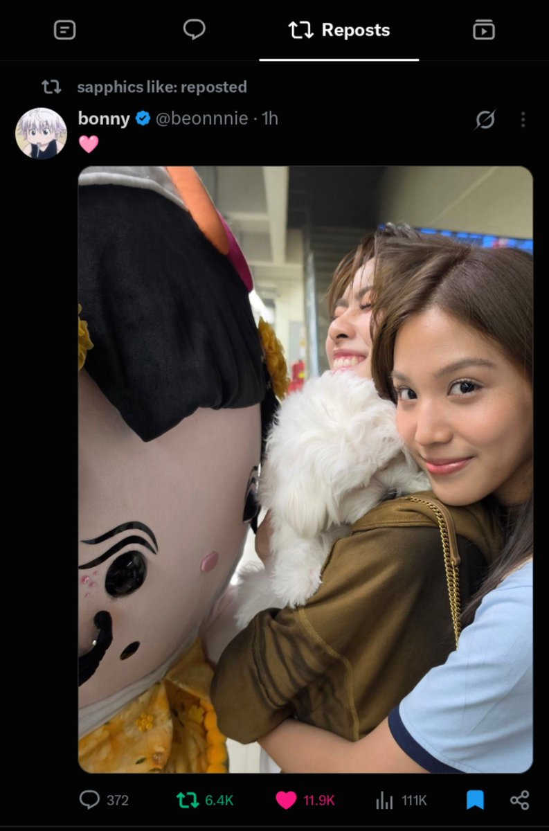 jowieverse's tweet photo. Not sapphics like reposting the EmiBonnieAnyMuju family pic😂😭admin Emi I see you 👀 https://t.co/FFwgda26DS