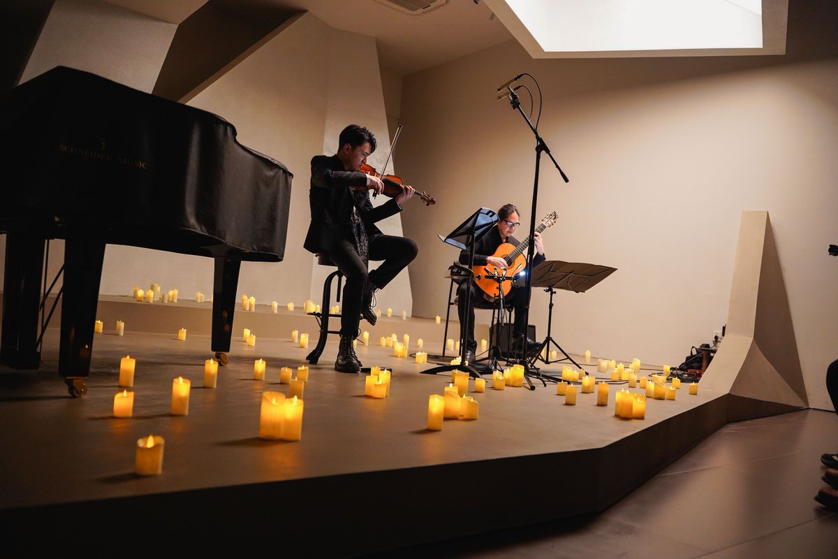 alins194888's tweet photo. Nothing beats the vibe of a live indie folk set—acoustic strums, honest lyrics, and that crowd hum that feels like a shared secret. ， https://t.co/Hp4i5i0Ecb