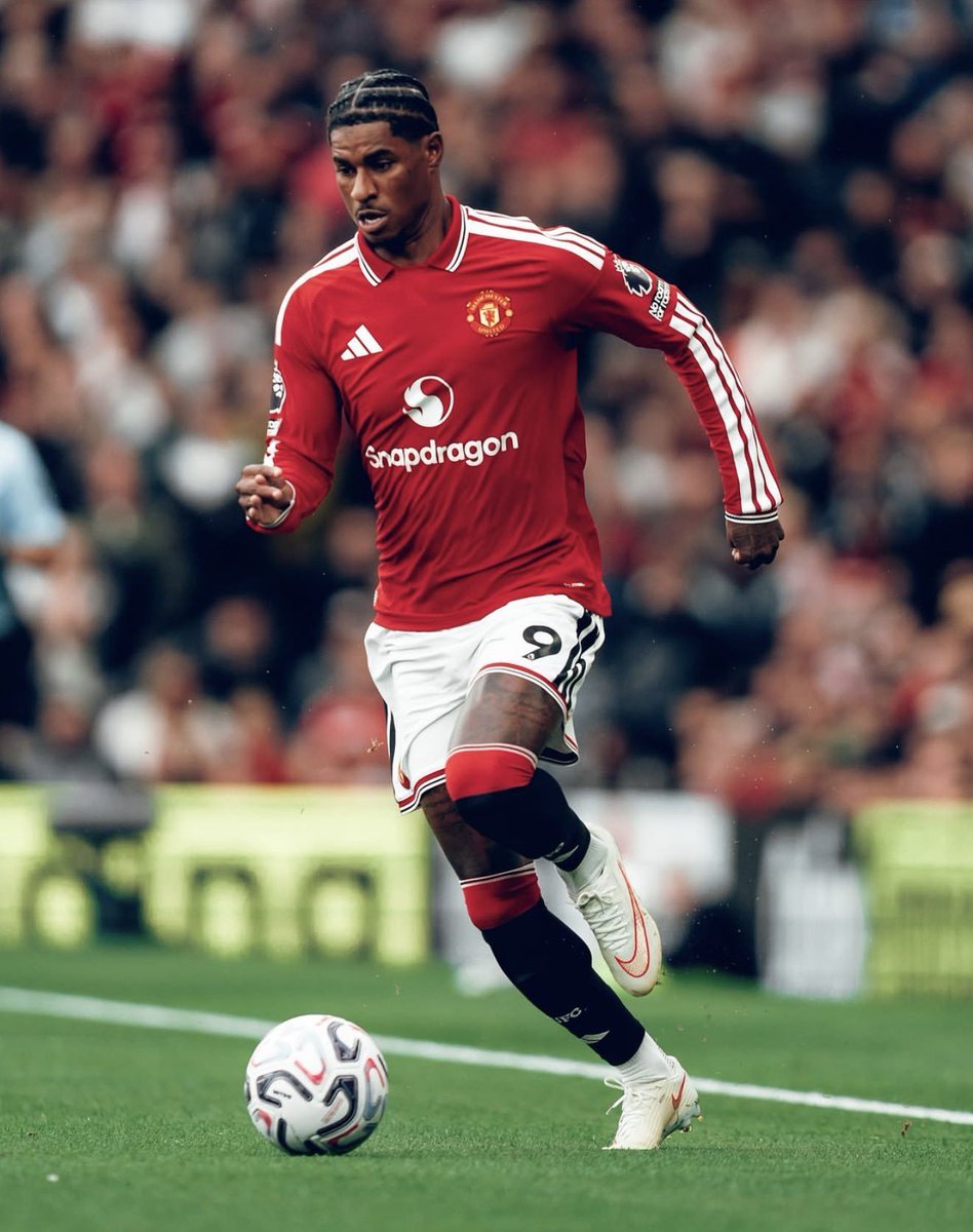 20ppie's tweet photo. Amorim warned United: face a hard transition or choose short term  results and stay mediocre. 

Carrick chose vibes, lowered training standards, and babied Rashford. 

Now? No structure, out of a cup, and needing bailouts. Amorim is cooking at Milan. Absolute joke. 🤡 #MUFC https://t.co/t0fkqDmiJ8