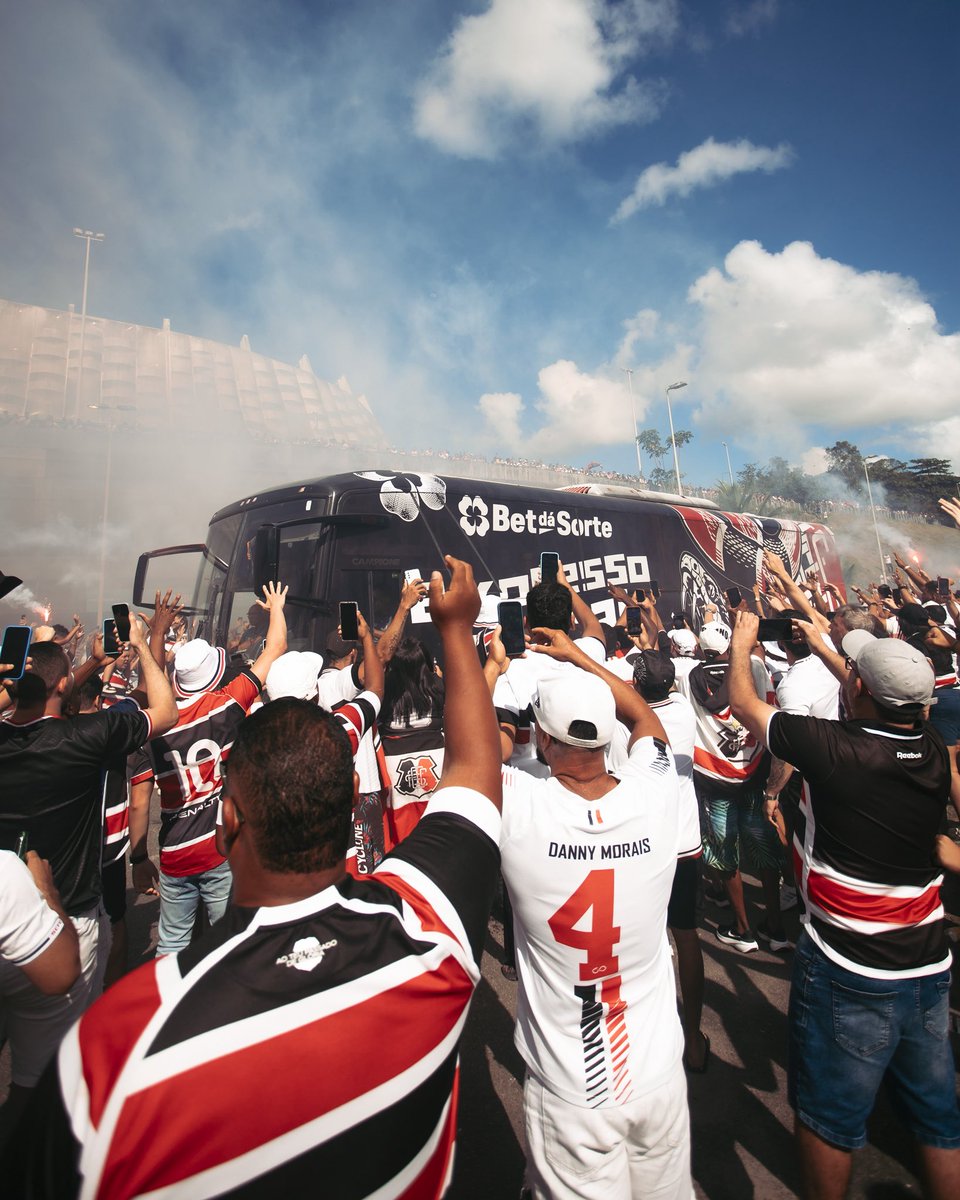 SantaCruzFC's tweet photo. 𝐀 𝐦𝐚𝐢𝐬 𝐚𝐩𝐚𝐢𝐱𝐨𝐧𝐚𝐝𝐚! 🖤🤍❤️ https://t.co/h5zUAwinds