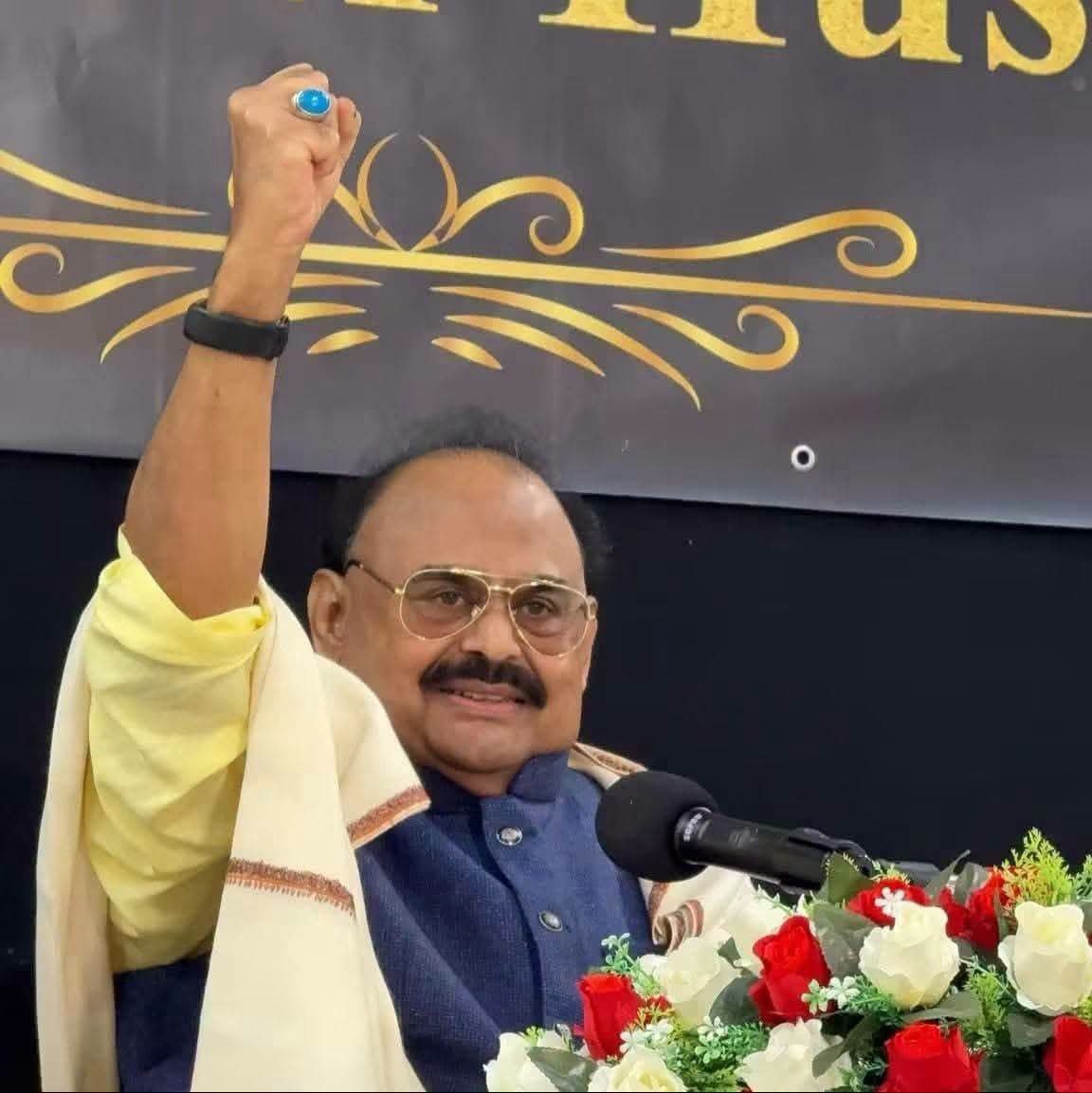 kamrangsk4's tweet photo. @AltafHussain_90 #LongLiveAltafHussain https://t.co/ZNAZWBat9v