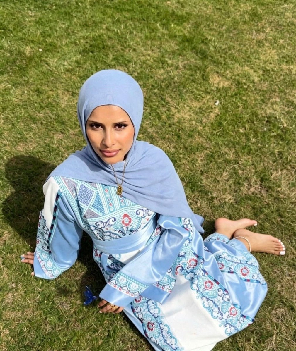 JohoNLNL's tweet photo. Ayla showing off😮‍💨😮‍💨😮‍💨 #hoejabi #hijabi #desi #feet #desifeet #ayla https://t.co/WFLxDv9Asr