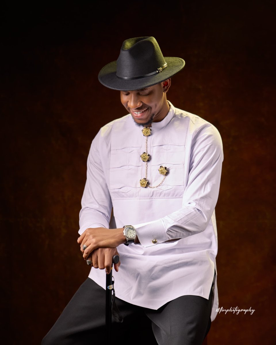 Barry_yornwin's tweet photo. Another week being part of this beautiful journey! Another live show.

Odogwu Barry of ogoni kingdom, first of his name, king of Barrycades ⚡ and the very first finalist of bbnaija season 11!! Styled by Yornwin design. Dripped in elegance 🔥🔥

Good luck to the nominated housemates tonight.

#BarryYornwin
#BBNaija