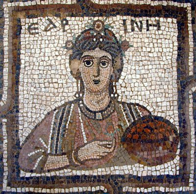 arabiqa's tweet photo. The Ghassanids of Syria also made royal intermarriages with the Kindites:

The Ghassanid queen Mariya, wife of Jabalah IV and mother of Al-Harith V, was a princess of the Kingdom of Kindah.

Kindah and Ghassan were on good terms; hence this alliance. https://t.co/xRFSywhttr