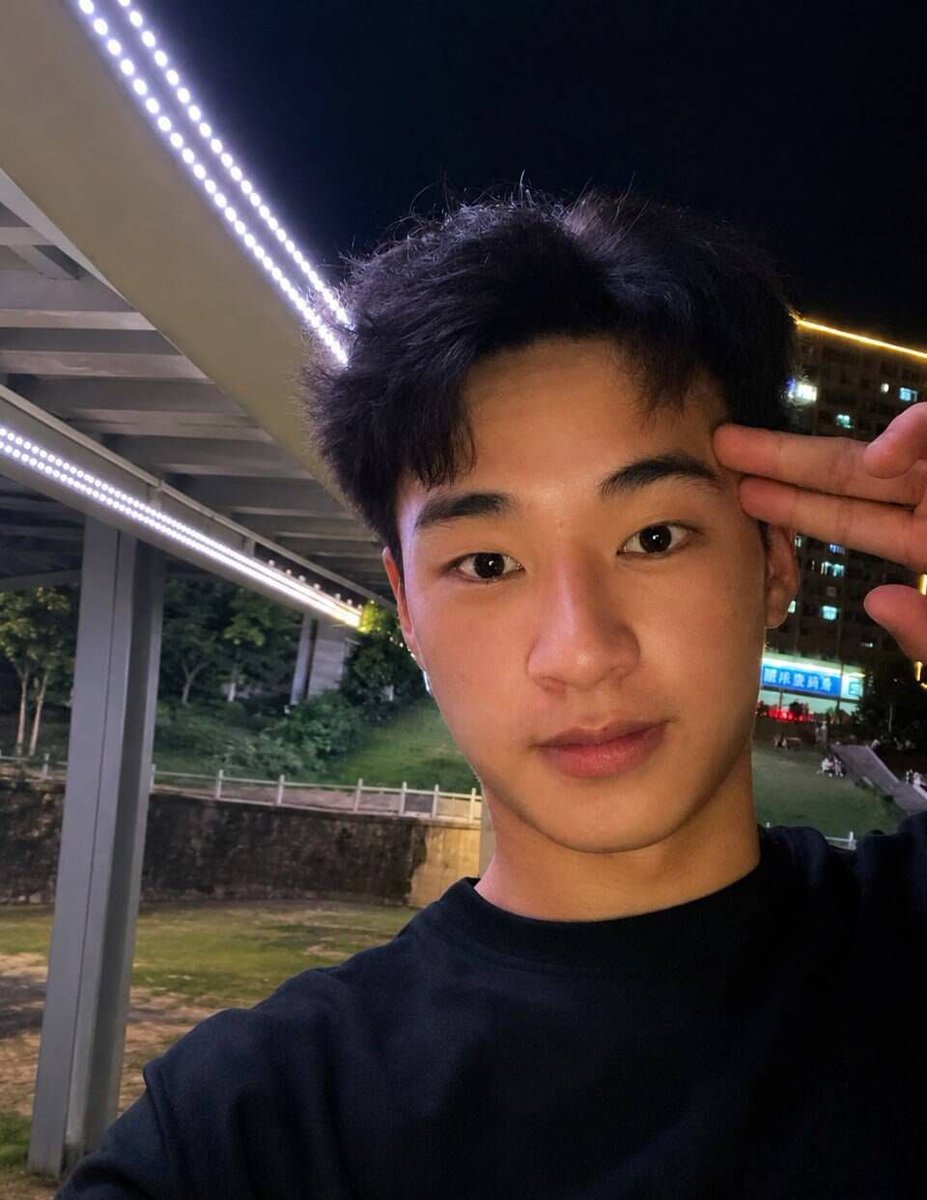 Ash_bkkk's tweet photo. 🈶 #体育生 https://t.co/yE1ExFLxtz