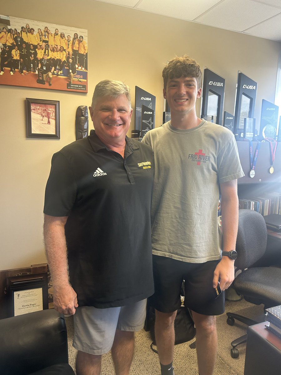 JakeRecruit's tweet photo. Honored to receive an offer to run track at Southern Miss. Excited for what’s ahead.
@_CoachTorres 
@Coachwoodard13 
@coachphillevans 
@CoachJBrittain 
@angleton_xc_trk https://t.co/0D2YxxXh7C