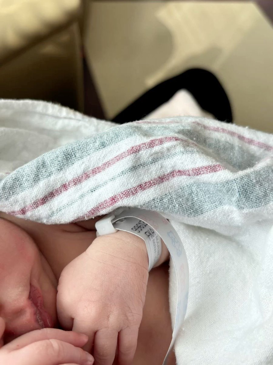 claireholmberg's tweet photo. milf status reached https://t.co/EHSoqBUbfl