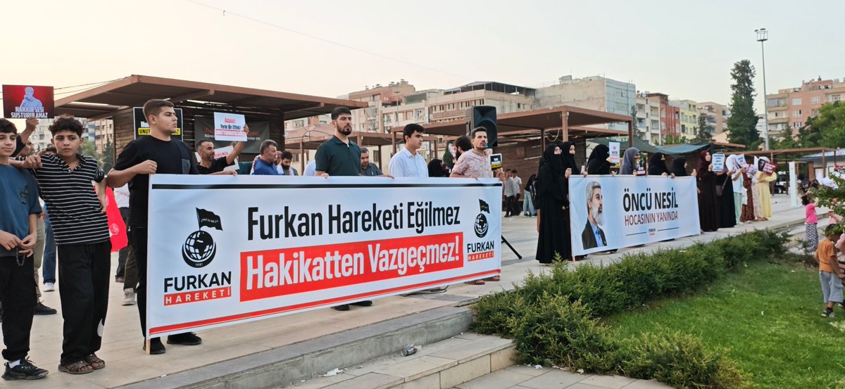 fhengellenemezz's tweet photo. Susturamazsınız! 
Tecritle, Baskıyla Alparslan Hocamız Yıldırılamaz! 

📍Şanlıurfa 

AlparslanHocaya Ozgürlük
SemraHocaya Ozgürlük 
FurkanGönüllülerine Ozgürlük 
Ozgürlükiçin Meydandayız https://t.co/NSOczkOvHq