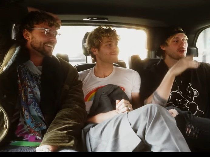 lrhoodings's tweet photo. no because that’s my family https://t.co/ZgzW0gFKWH