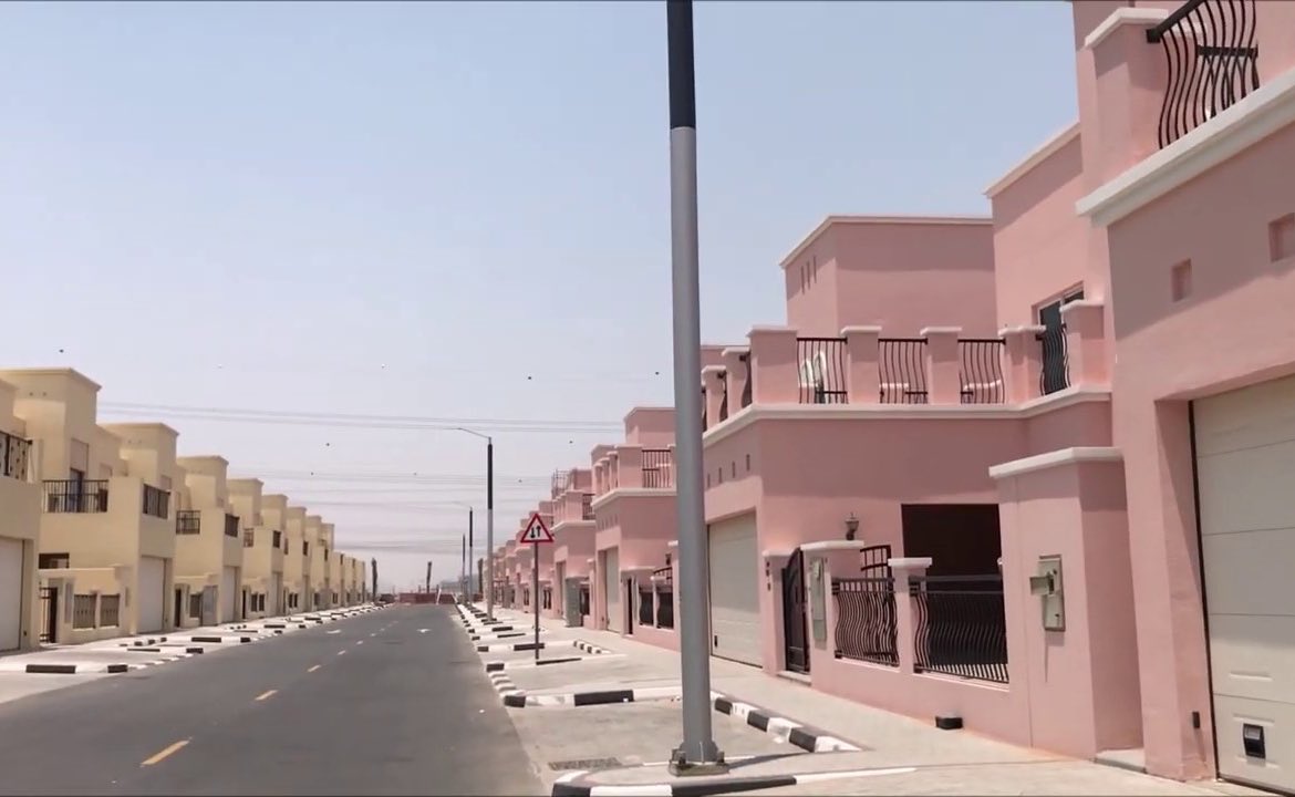TheCityMentor's tweet photo. This isn’t from a video game

It’s a real neighborhood in Dubai https://t.co/QdZIrktKHI