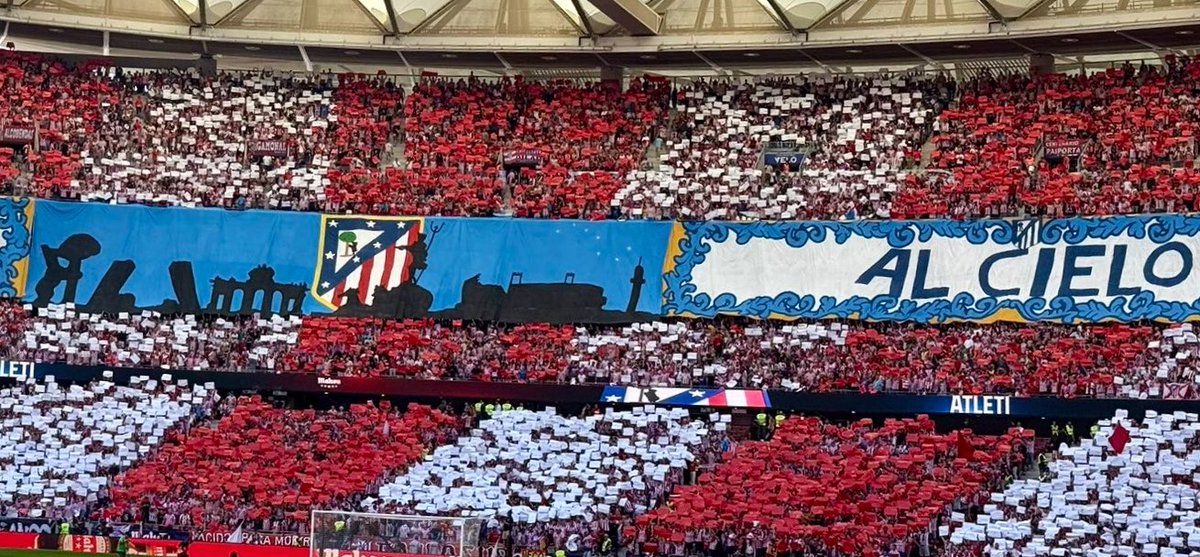 UltrasPresent's tweet photo. “DEL ATLETI AL CIELO” 🔴⚪️

#FrenteAtletico
#Tifomakers 

Atlético de Madrid - Real Madrid. 
#DerbiMadrileño https://t.co/0XWqhWRDZK