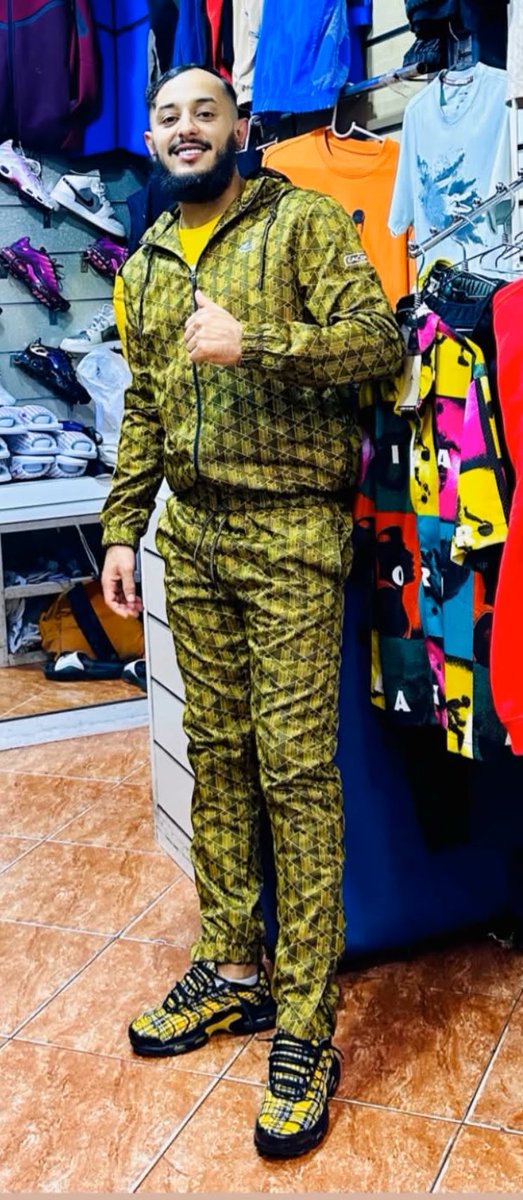 MASTERARABO6969's tweet photo. Ieri sera uno schiavo ha obbedito come si deve, mi ha regalato le ultime Air Max Tn “Tartan”, aspetta che le uso in palestra così gli incollo la faccia al pavimento con queste 💦😈🇲🇦
#arabmaster #alpha #findomsonly #cashmaster https://t.co/1HDWk1KcWs