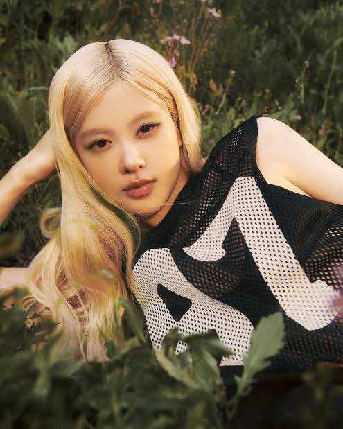 ChartUpdate_'s tweet photo. New Releases on Spotify — Unfiltered Streams (Day 2)

(SONG)
#1 ROSÉ - “new trick” (1.12M)
#2 Morgan Wallen’s - “Last Thing You Need (From GTAVI: The Album) (1.11M)
#3 Maluma, Shakira - “AGUA” (624K) 🆕 

(ALBUM)
#1 Miley - “BASS PERSUADES” (3.6M) https://t.co/Dc2SN1Labt