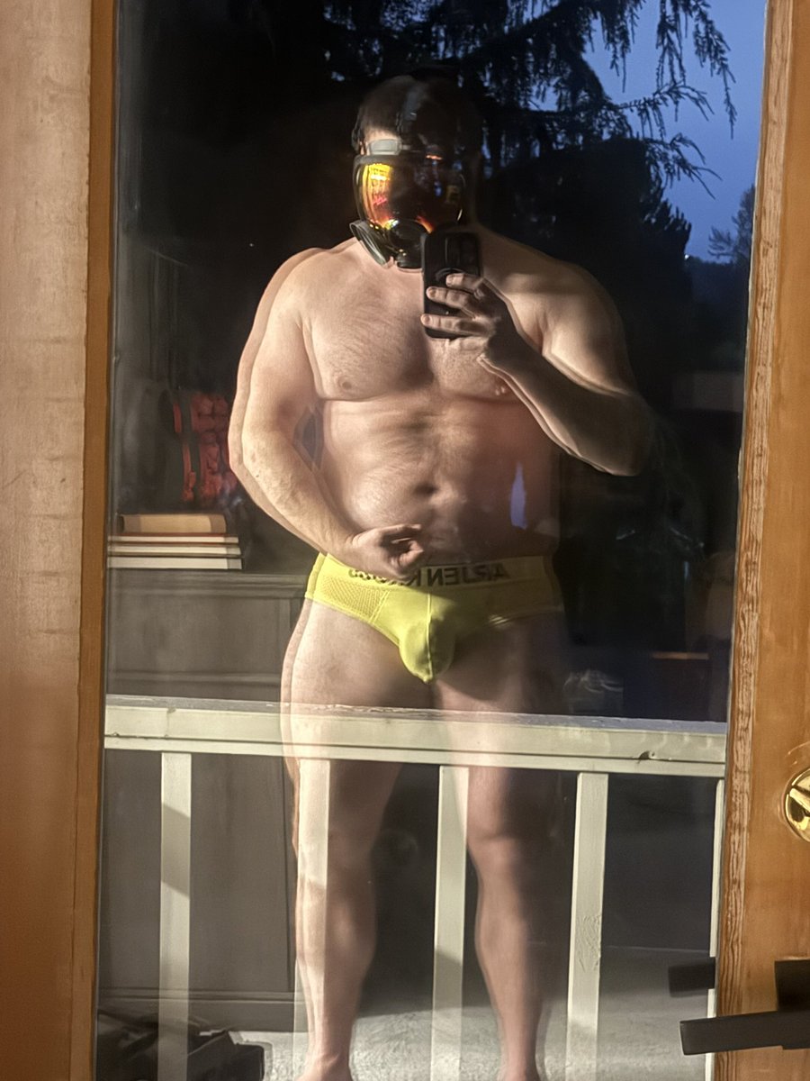 unworthyslutboy's tweet photo. Are you staying locked?
LOCKED AND JOCKED #lockedjock #chastitycaged #chastity #musclefag #musclegrowth #lockedjockhole
https://t.co/9zhXrvnlAj https://t.co/9kJY8Dxv6G