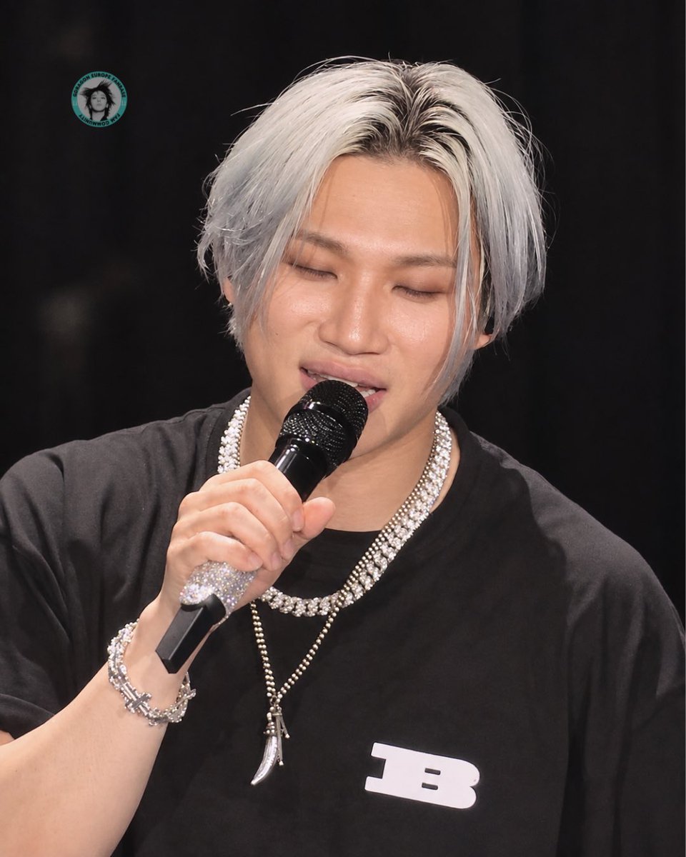 Gdragon_Europe's tweet photo. One of the very emotional parts of the Paris concert was the AMAZING speech of Daesung. He said he always aims for our happiness when he is on stage and he promised make VIPs happy until the last day of his life. 😭😭 And half of the VIP area was crying…
We hope he knows HOW MUCH WE LOVE HIM! Please always be happy. 😭😭🫂🫂