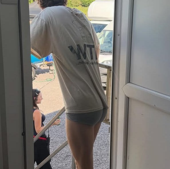 3_hoo_'s tweet photo. Oh my god, she's getting fatter and fatter. Walker walker your naughty boy https://t.co/LfAappsgIy