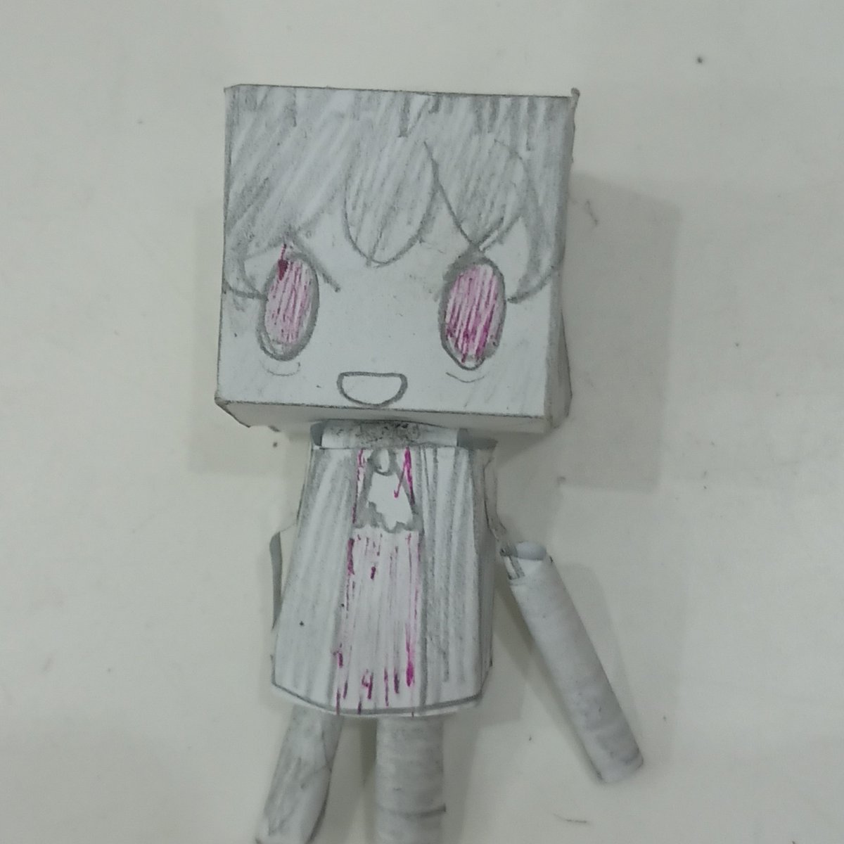 sooooonsie's tweet photo. First time drawing fluixon EVER😭

+papercraft of him I made in the middle of class last year, he lost his right arm for some reason https://t.co/FX6MowsTwk