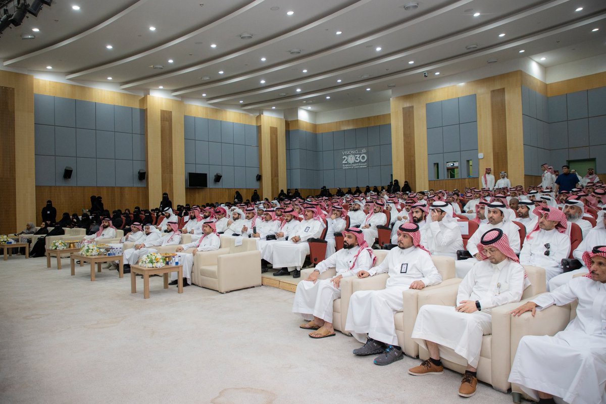 UHB_University's tweet photo. برعاية سعادة رئيس #جامعة_حفر_الباطن أ.د. خالد بن باني الحربي، وحضور وكلاء الجامعة وعدد من قياداتها ومنسوبيها، نظّمت عمادة البحث والابتكار اللقاء التعريفي لطلبة الدراسات العليا المستجدين للعام الجامعي 1448هـ. https://t.co/Yti0x19TpR