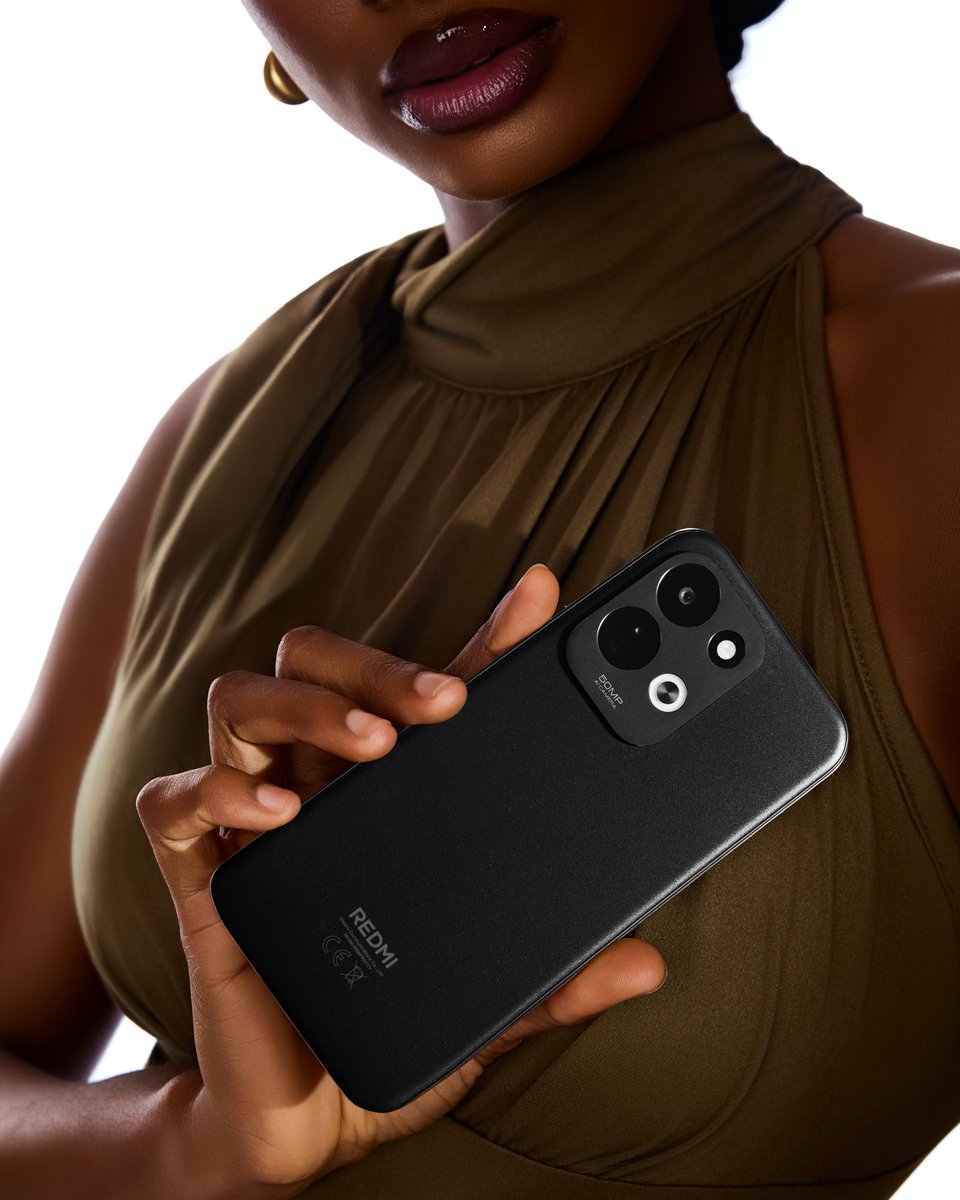 XiaomiNigeria's tweet photo. A soft look with something bold in hand. 😉

REDMI 17 adds just the right amount of statement. 😎

#REDMI17 #Xiaomi #XiaomiNigeria #REDMI #NonStopPower #DeepBlue #LotusPurple #Black #OakGreen #TechStyle #TechUpgrade #TechNigeria #Fyp #Explore https://t.co/5nlMrRAv0R