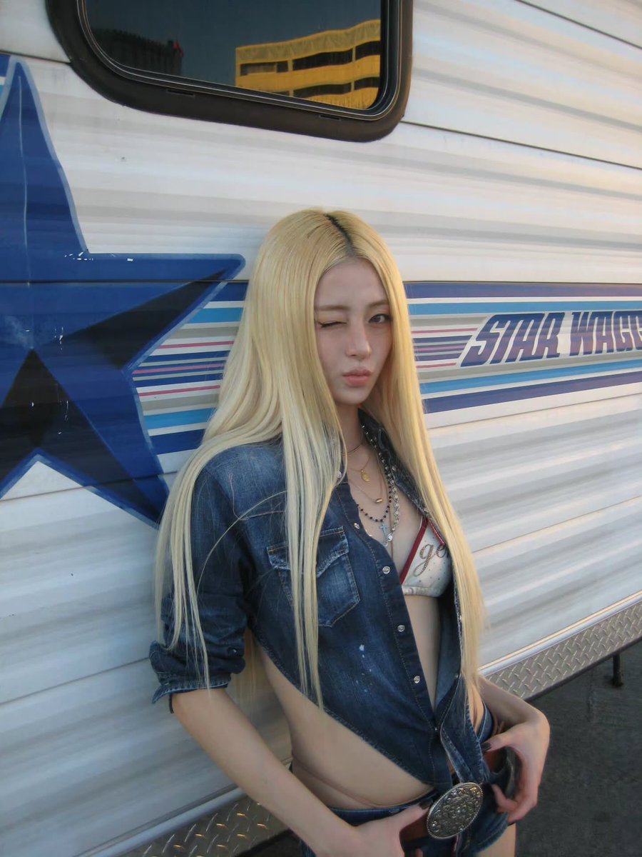 sunloverhuh's tweet photo. COWGIRL YUNJIN POST JUST DROPPED WTF https://t.co/F5zNwqLRkz