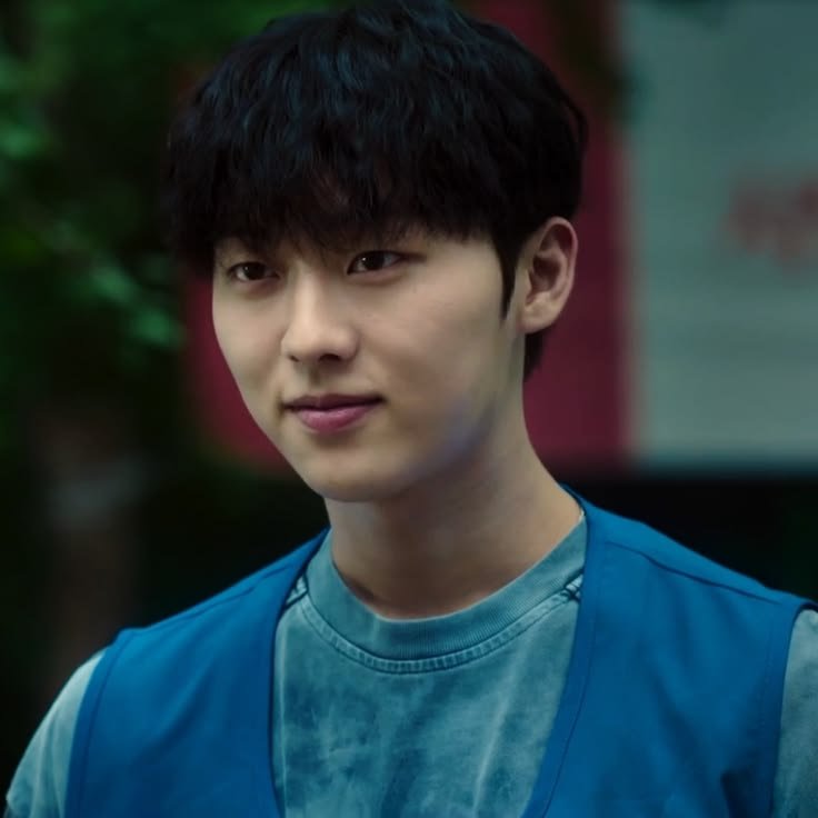 nongduangkamol's tweet photo. #kangjun
"you came all the way here just to buy a pack of chewing gum? oh? you picked another flavor this time."
"you even remember what i chose, kang-ah?"
"so far, you have bought mint flavor 3 times, watermelon 7 times, and peach 2 times."
"i just want to see you."
"me too." https://t.co/QKwwFZaWXb