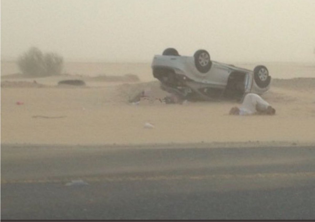 raway_alqasid's tweet photo. "ولا ندري عن الأقدارِ شيئًا
وفي الأقدارِ منفعةٌ و ضُرُّ

فقد يأتي من المكروه خيرٌ
كما يأتي من المحبوبِ شَرُّ" https://t.co/HxQrOvTQJR