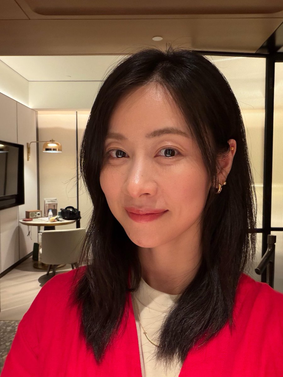 Vega943's tweet photo. 没睡的夜猫子在哪里呢，出来冒个泡泡 https://t.co/9BFcn9DVeR