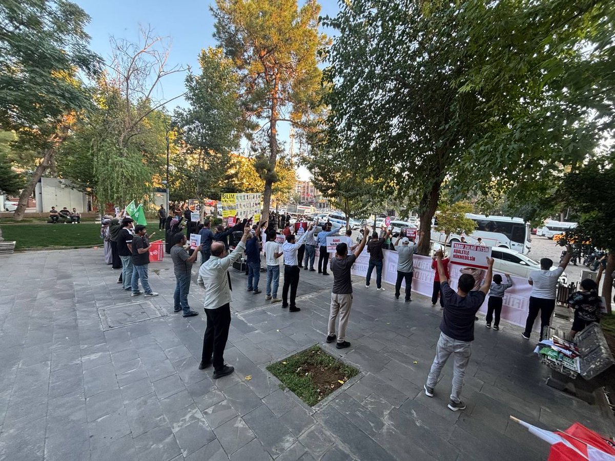 fhengellenemezz's tweet photo. Alparslan Hocamız Üşüyor! 
Soğukla Yıldırmanıza İzin Vermeyeceğiz! 

📍Şanlıurfa Siverek 
📍Van 

AlparslanHocaya Ozgürlük
SemraHocaya Ozgürlük 
FurkanGönüllülerine Ozgürlük 
Ozgürlükiçin Meydandayız https://t.co/BPTP5d8YLx