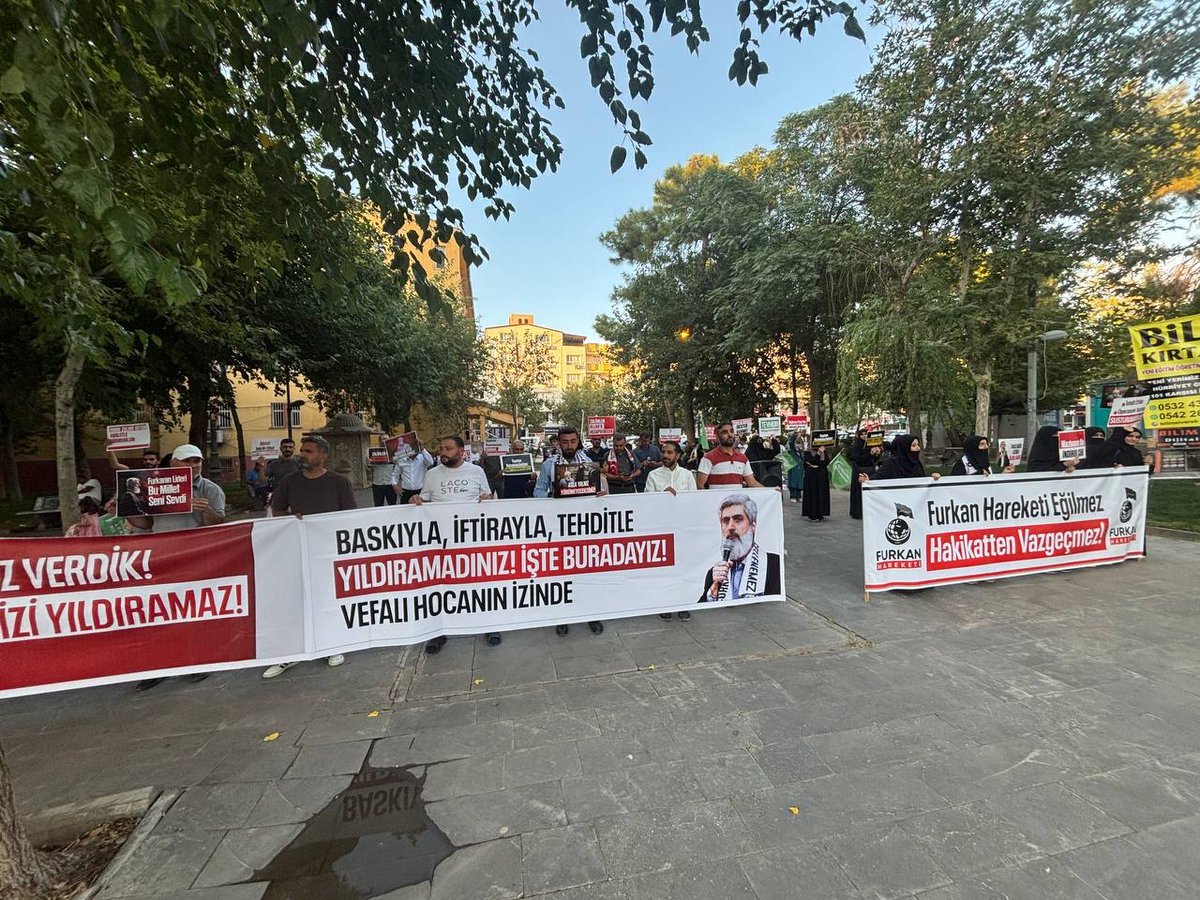 fhengellenemezz's tweet photo. Alparslan Hocamız Üşüyor! 
Soğukla Yıldırmanıza İzin Vermeyeceğiz! 

📍Şanlıurfa Siverek 
📍Van 

AlparslanHocaya Ozgürlük
SemraHocaya Ozgürlük 
FurkanGönüllülerine Ozgürlük 
Ozgürlükiçin Meydandayız https://t.co/BPTP5d8YLx