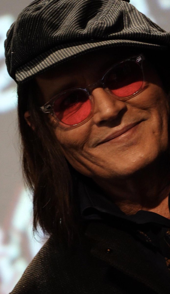 Marussia15's tweet photo. 💫💫💫
#JohnnyDepp https://t.co/xINNV2Fw23
