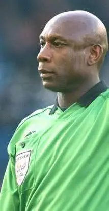 TedtheRed1999's tweet photo. Arbeloa saying the ref was favoring United is genuinely insane. That handball was as blatant as they come, and every 50/50 went their way—exact same as the Brighton game! As if refs would help us win after City.

​Sick of refs wanting so much influence just to land a job on Gladiators like Clattenburg or Sky like that doughnut Mike Dean. One job AI taking over would actually be a good thing. They get decisions right 90% of the time on EA FC surely there's a way to implement it in real football! 🤦‍♂️

Or bring back Uriah Rennie and the 90s refs