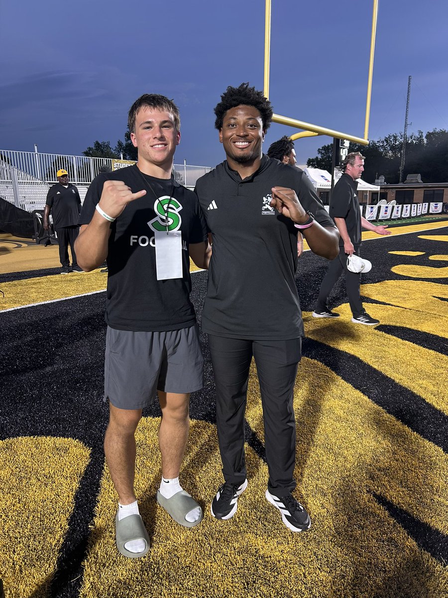 Micah_Hibbard's tweet photo. Had a great time yesterday watching @esuhornetsfb continue their lead to go 4-0 on the season, thank you for inviting me! @PramlFB @CoachMcDown @CoachDip2 @CoachGHiggins 

@StaleyFootball @StaleyRecruits @jeremycrabtree @ElevateRecruits https://t.co/lzdRxlNlXi