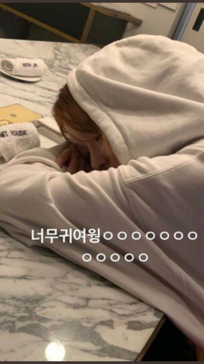 klwrbb's tweet photo. 칼윈 연생때 사귄게 진찌라니 https://t.co/f5aAYzAlxq https://t.co/GmqZodcFmW