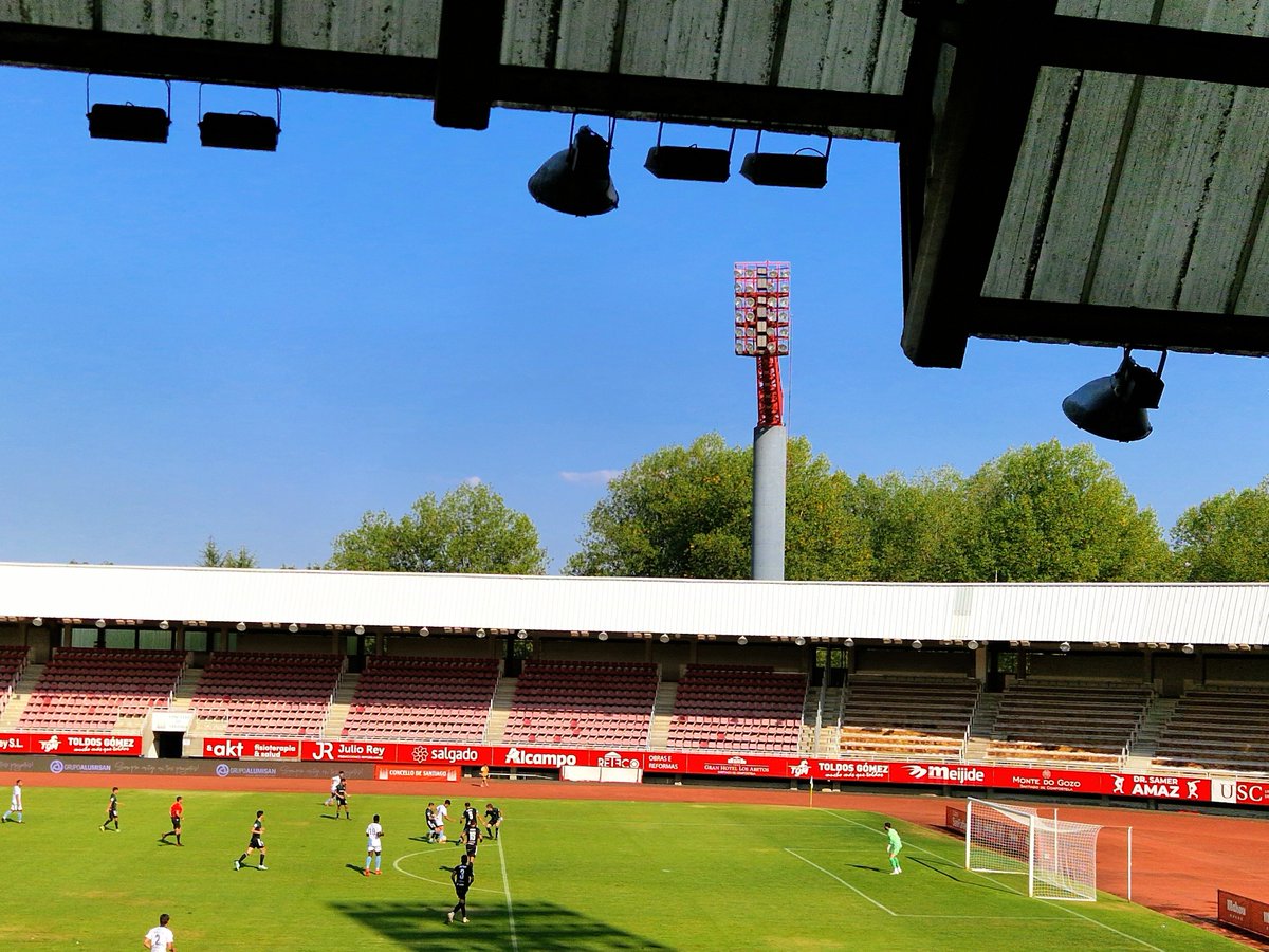 Roylovesfooty's tweet photo. @SD_Compostela @SestaoRC @el_partido_es @elpozo1rfef @Jordyt1992 @TerraceEdition SD Compostela's ground is only 33 years old but there are still memories of their glory years in La Liga, between 1994 and 1998, with Lubo Penev as their star player. The floodlights of this ground are to die for. 

#Groundhopping #Groundhopper #Terraceedition https://t.co/2xuaHB5Nt4