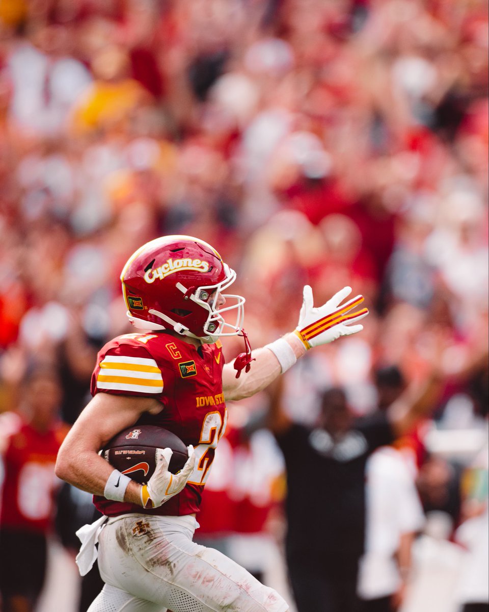 CycloneFB tweet picture