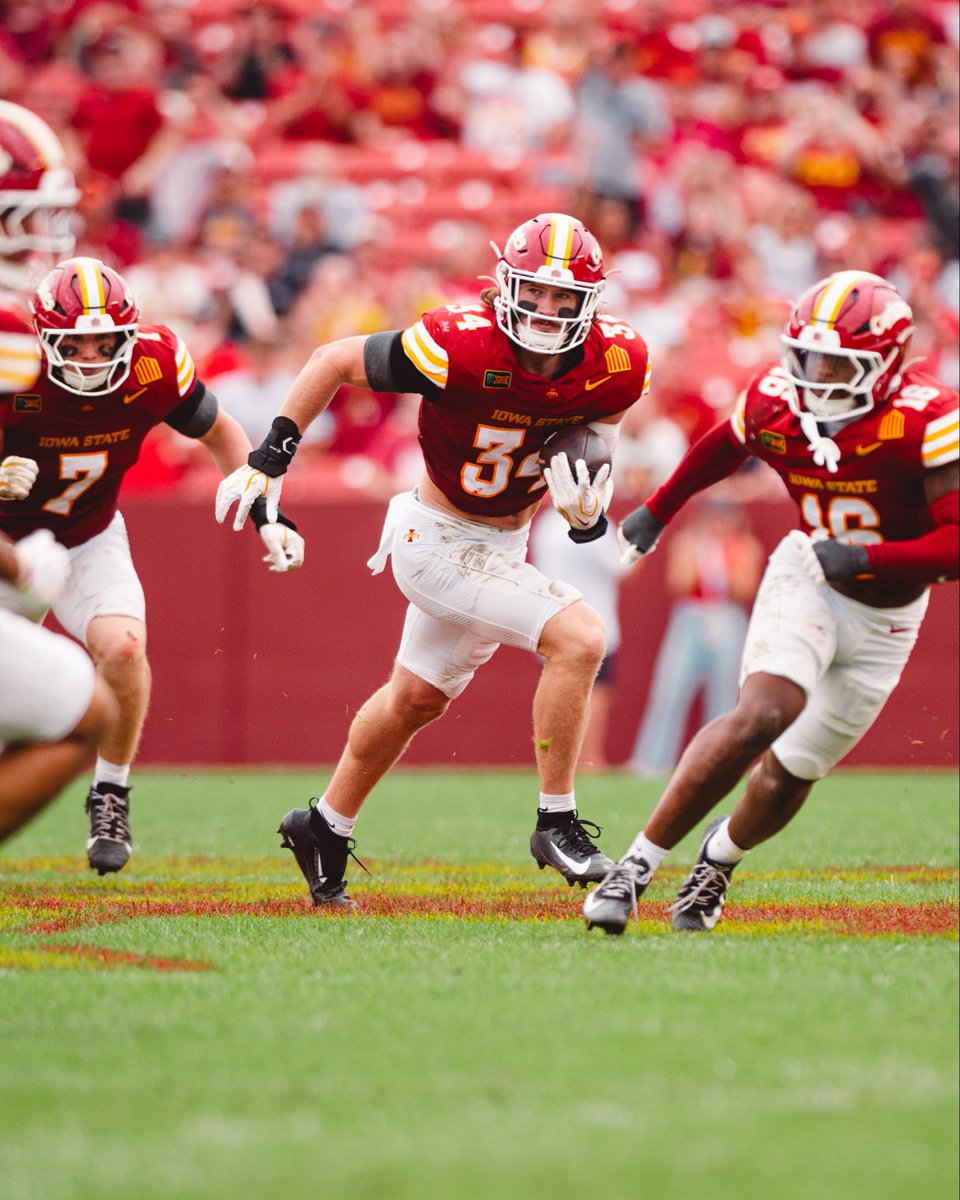 CycloneFB tweet picture