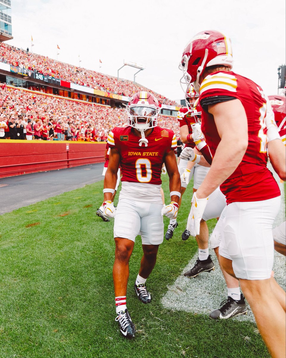 CycloneFB tweet picture