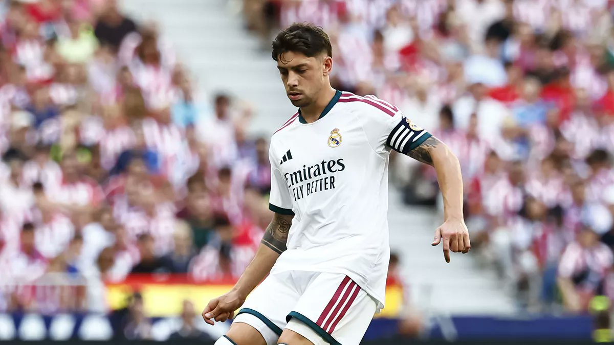 DaniiRM93's tweet photo. 🚨 Parte médico de Valverde.

"Tras las pruebas realizadas hoy a nuestro jugador Fede Valverde por los Servicios Médicos del Real Madrid se le ha diagnosticado un traumatismo severo en el tobillo izquierdo, sufrido en el encuentro de esta tarde. Valverde será sometido a nuevas pruebas en las próximas horas."

QUE VERGUENZA, LO QUE GENERA LA LIGA NEGREIRA 🤢🤢