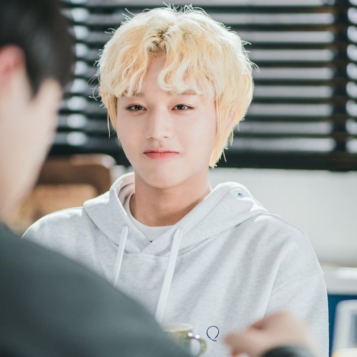 nongduangkamol's tweet photo. #kangjun
"sunshine, i got the scholarship this semester. i'll pay you back the tuition fees that you gave me."
"keep it and buy something for yourself! you deserve it, kangie."
"then, could i buy a time slot of yours? from 10 to 12pm, at han river?"
"i always have time for you." https://t.co/YdwCMR1MFO