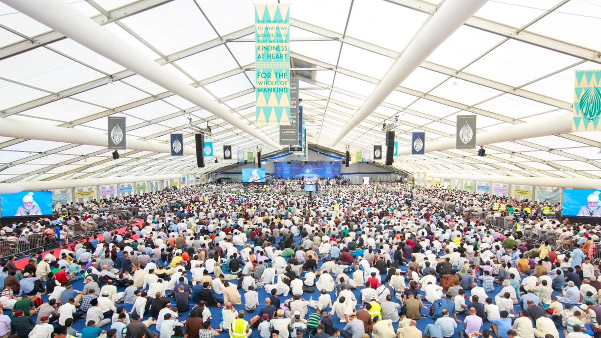 SpreadHaqq's tweet photo. Unprecedented for a Sunni gathering perhaps, but definitely not for an Ahmadi gathering. https://t.co/PZGp4l4fZd