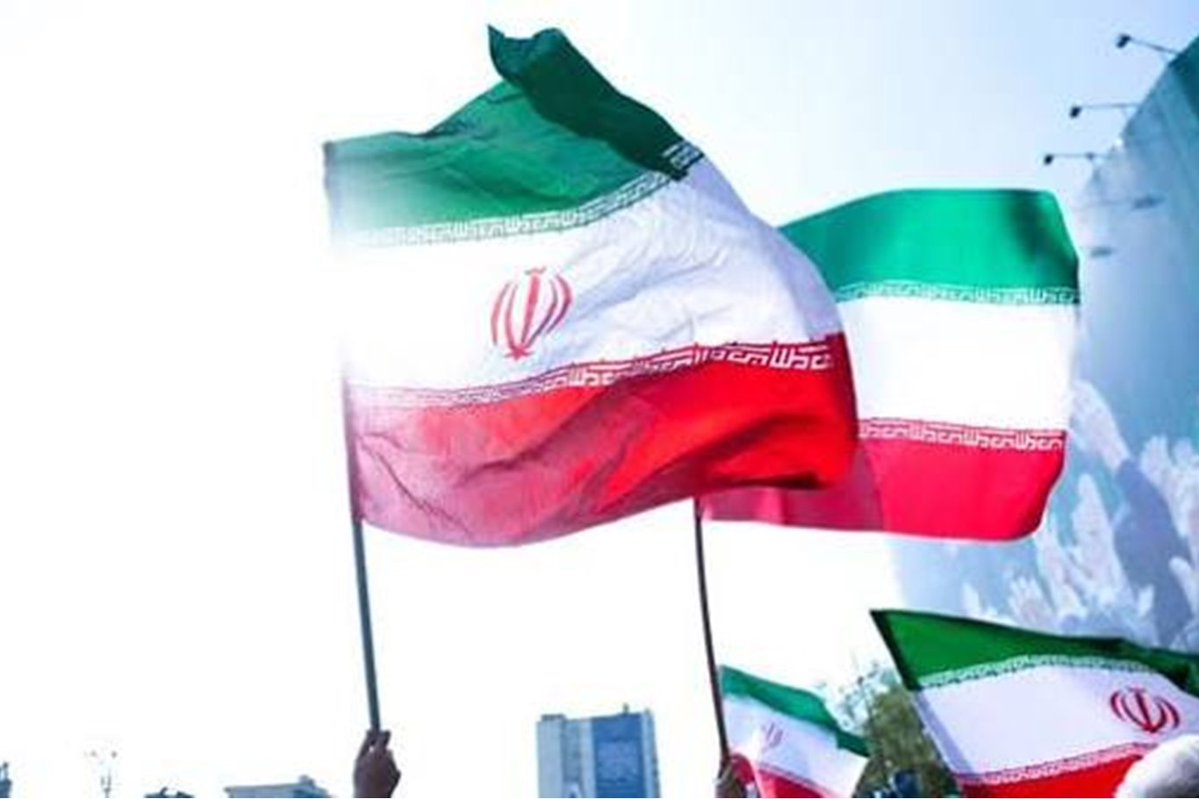 ilkhafarsi's tweet photo. ایران به کشورهای منطقه هشدار داد: «حملات دردناکی انجام خواهیم داد!»
https://t.co/OoulP6nEEl https://t.co/3tHGzApa1O