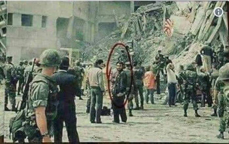 UnDarkEvil's tweet photo. عماد مغنية واقف بيشوف نتيجة الضربة ولا كأن له علاقة بالموضوع

السلام علي كل من كبدهم الويلات. https://t.co/5UvGwddM8q