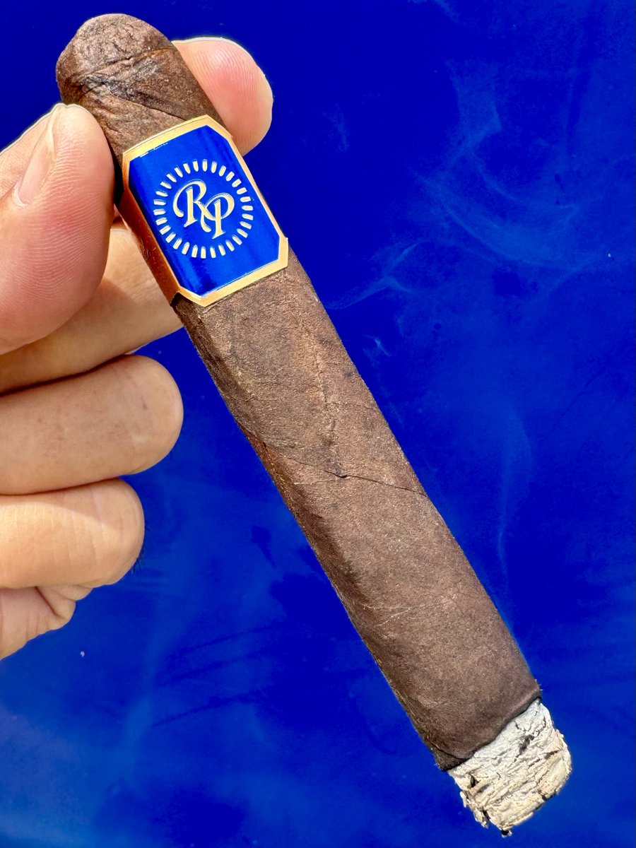 supercigardave's tweet photo. Watching @NFL 

Rocky Patel Sapphire cigar. https://t.co/Z207p0gPwL