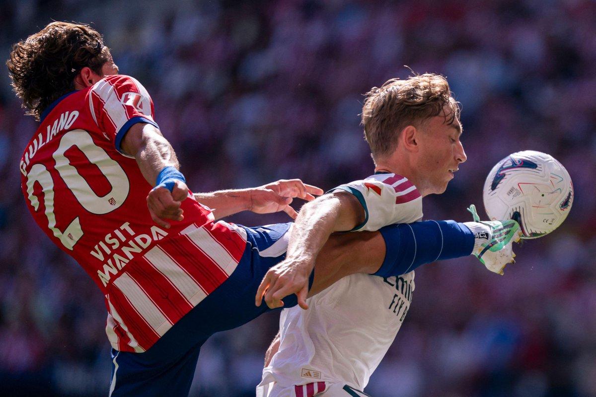 Squawka's tweet photo. Giuliano Simeone's game by numbers vs. Real Madrid:

64 touches
31/41 successful passes
7 defensive contributions
7 duels won
5 touches in opp. box
4 tackles
3x possessions won
2 fouls won
1/3 successful take-ons
1 shot
1 chance created
1 penalty won
1 assist

Stuck in. 💪 https://t.co/ndsEKVAdAw