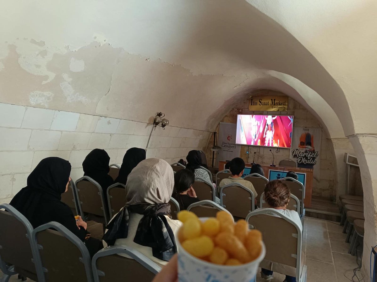 urfailimsanat's tweet photo. İlim Sanat Merkezinde; 
“Çocuklarla Bir Film” etkinliğimizi gerçekleştirdik. https://t.co/OnZRgah0KZ