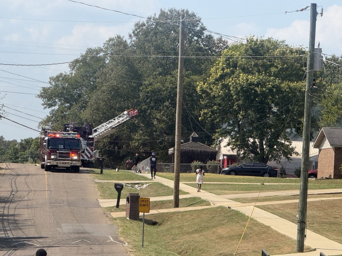 Starkville_PD's tweet photo. Westside Dr is currently blocked due to a structure fire.  Please use an alternate route if you are in this area https://t.co/PlT4cm4GXI